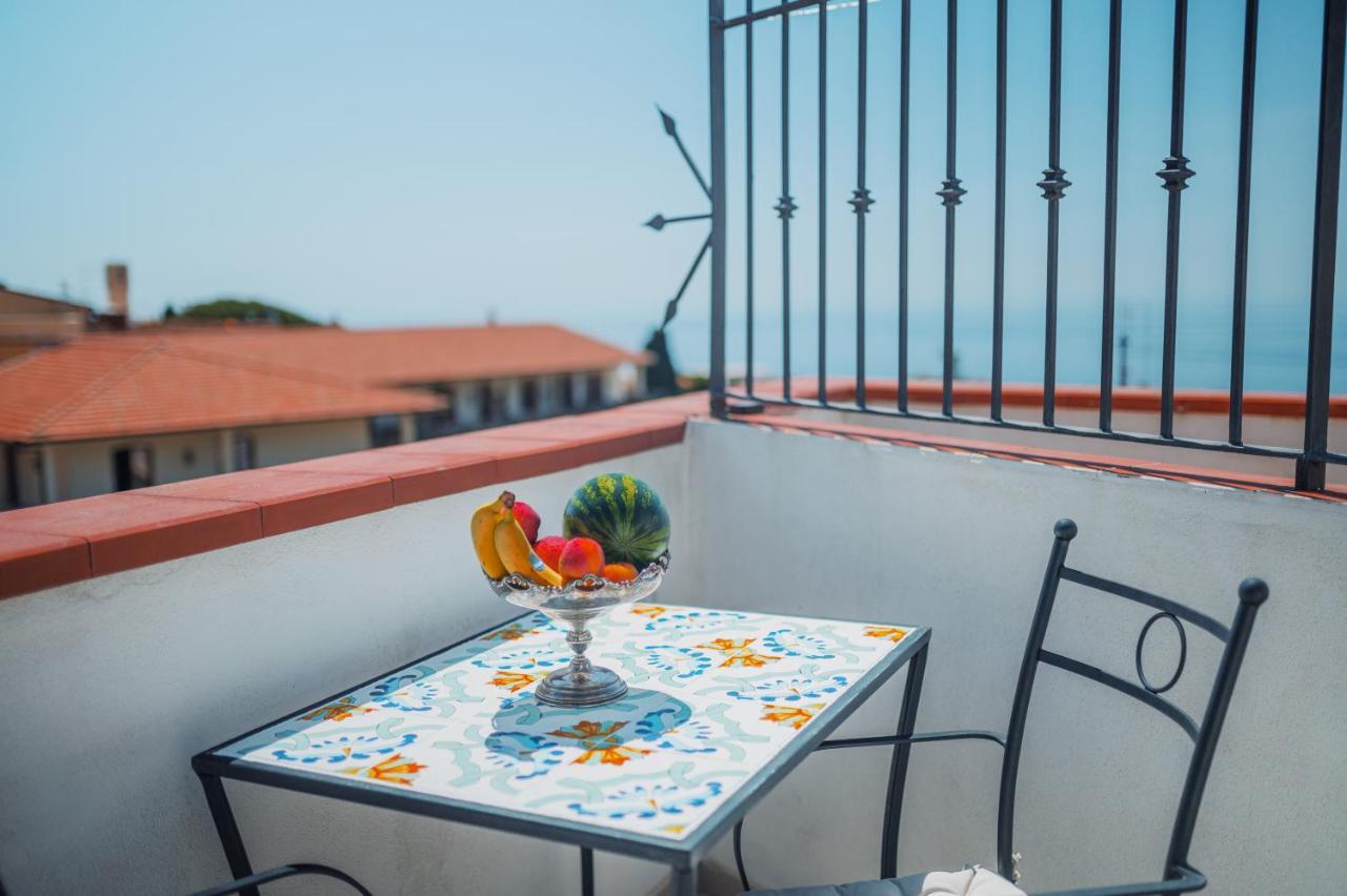 Ottaviano Suite - Elegante Attico Vista Mare Taormina Luaran gambar